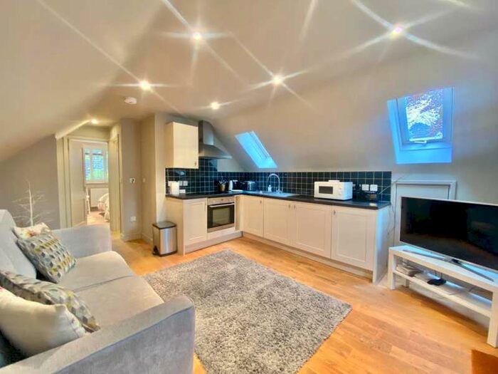 1 Bedroom Apartment To Rent In Harpsden, Henley On Thames, RG9