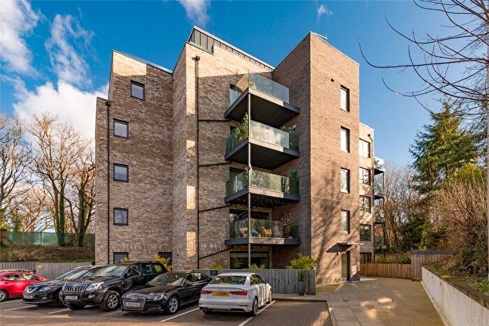 3 Bedroom Apartment For Sale In Groathill Road South, Edinburgh, Midlothian, EH4