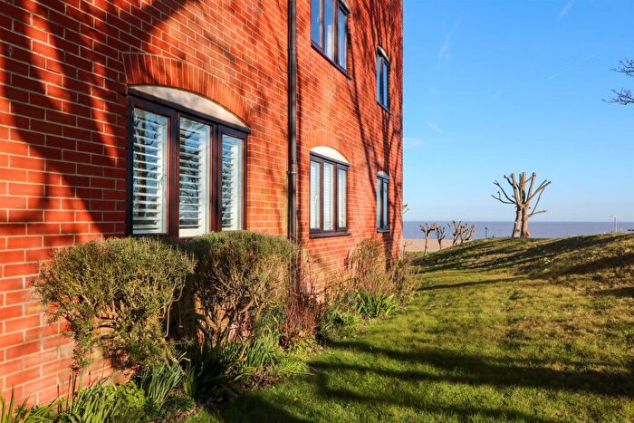 2 Bedroom Apartment For Sale In Aldeburgh, Suffolk, IP15
