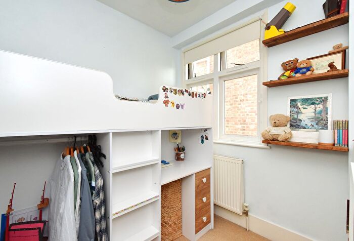 2 Bedroom Flat To Rent In Canonbie Road, London, SE23