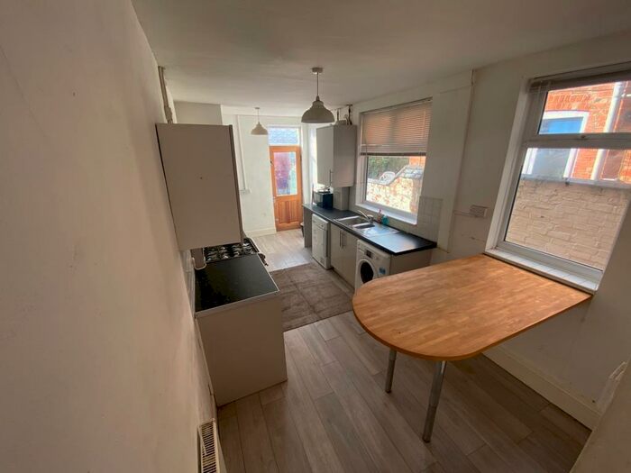 4 Bedroom House To Rent In Walton Street, Leicester, LE3