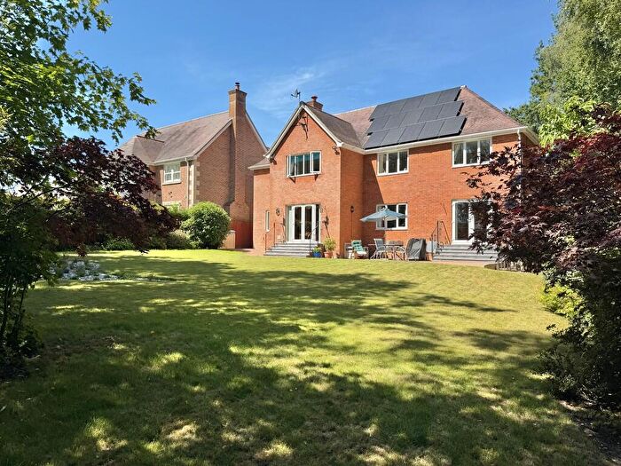 5 Bedroom Detached House For Sale In Portmore Close, Broadstone, BH18 - Photo 2