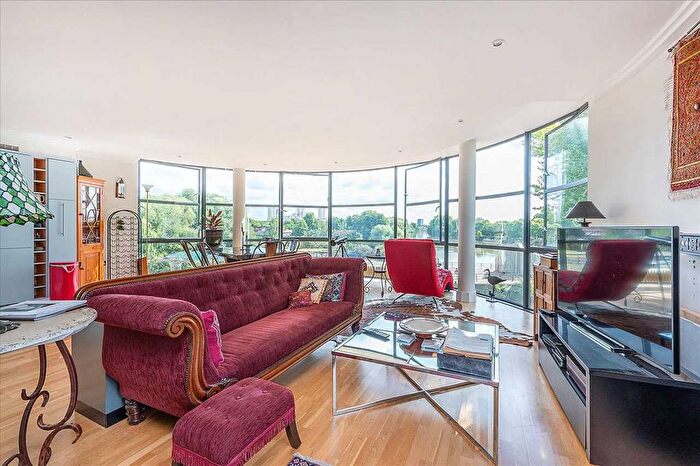 2 Bedroom Flat To Rent In Point Wharf, Brentford, Brentford, TW8