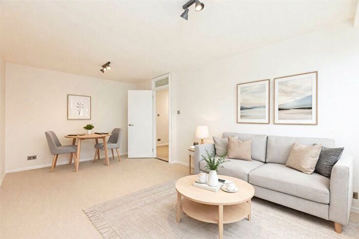 1 Bedroom Flat To Rent In Upper Richmond Road, London, SW15