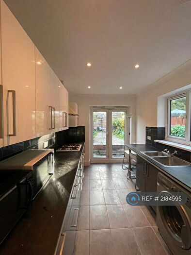 5 Bedroom Terraced House To Rent In Albert Square, London, E15