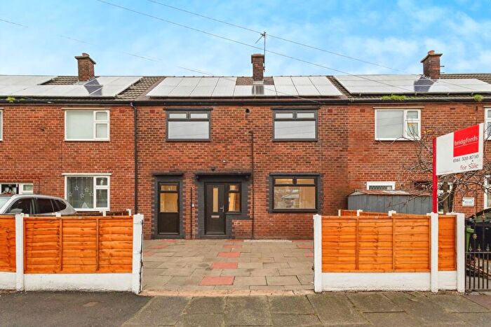 3 Bedroom Terraced House For Sale In Linden Road, Denton, Manchester, Greater Manchester, M34