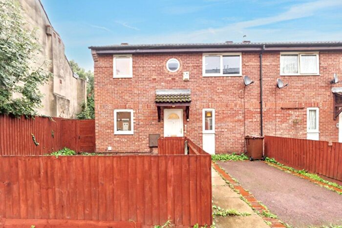 2 Bedroom End Of Terrace House For Sale In Alberta Terrace, New Basford, Nottingham, NG7