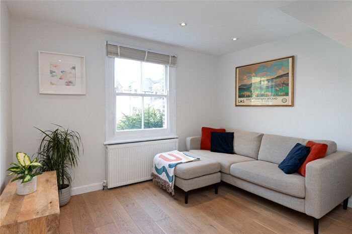 1 Bedroom Flat For Sale In Galveston Road, London, SW15