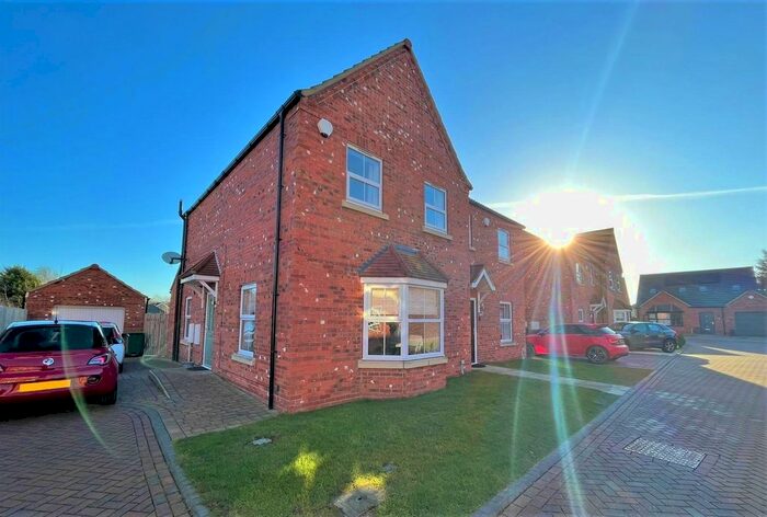 3 Bedroom End Of Terrace House For Sale In Acorn Close, Healing, Grimsby, Lincolnshire, DN41
