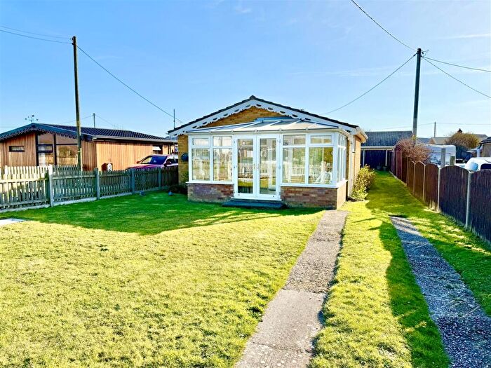 2 Bedroom Detached Bungalow For Sale In Bush Drive, Eccles-On-Sea, NR12