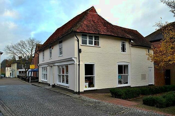 2 Bedroom Flat To Rent In Cross &amp; Pillory Lane, Alton, GU34