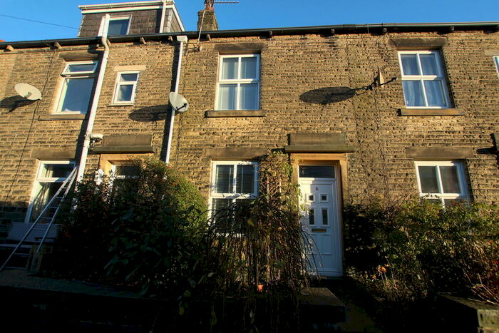 4 Bedroom Terraced House To Rent In Clough Road, Littleborough, OL15