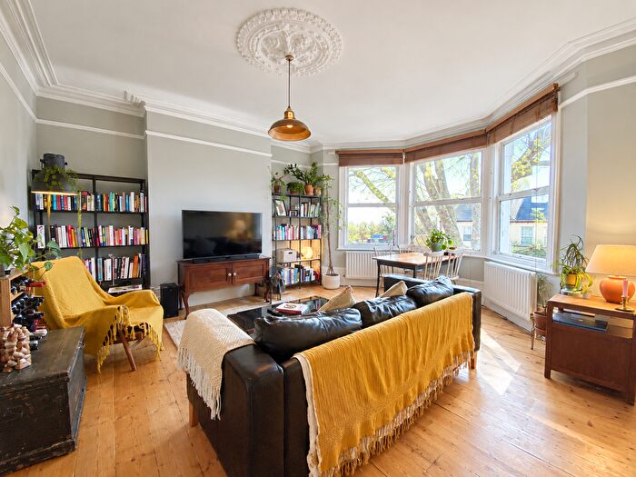 2 Bedroom Maisonette For Sale In Griffin Road, Plumstead, SE18