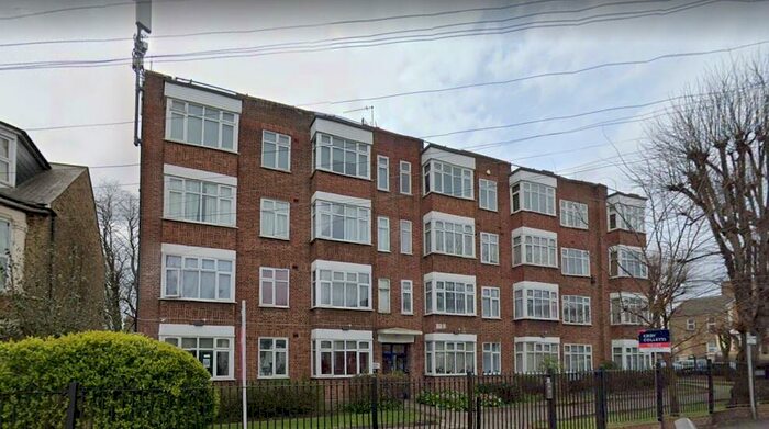 2 Bedroom Apartment To Rent In Fairlop Road, Leyton, E11