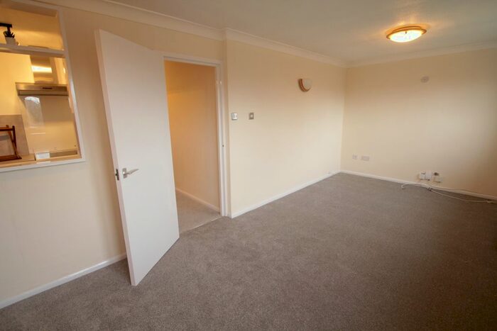 2 Bedroom Flat To Rent In Tudor Court, Alexandra Road, Gloucester GL1