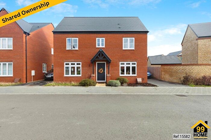 3 Bedroom Detached House For Sale In Halfpenny Close, Gloucester, Gloucestershire, GL2