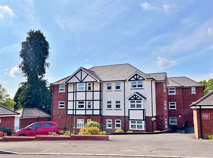 2 Bedroom Apartment For Sale In Dewlands Way, Verwood, Dorset, BH31