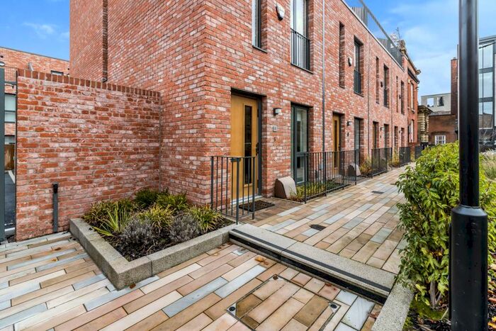 3 Bedroom House To Rent In Sterling Avenue, Salford, Greater Manchester, M3