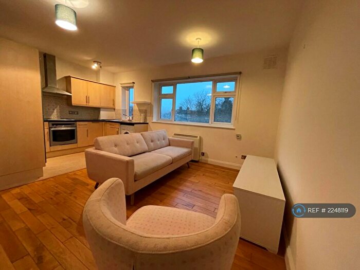 1 Bedroom Flat To Rent In Blackheath, London, SE3
