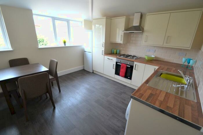 4 Bedroom Detached House To Rent In Millicent Road, West Bridgford, NG2