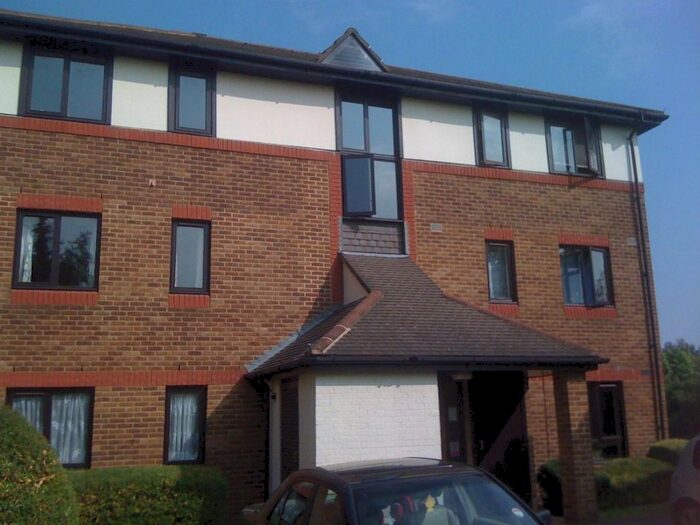 2 Bedroom Flat To Rent In St. James Lane, Greenhithe, DA9