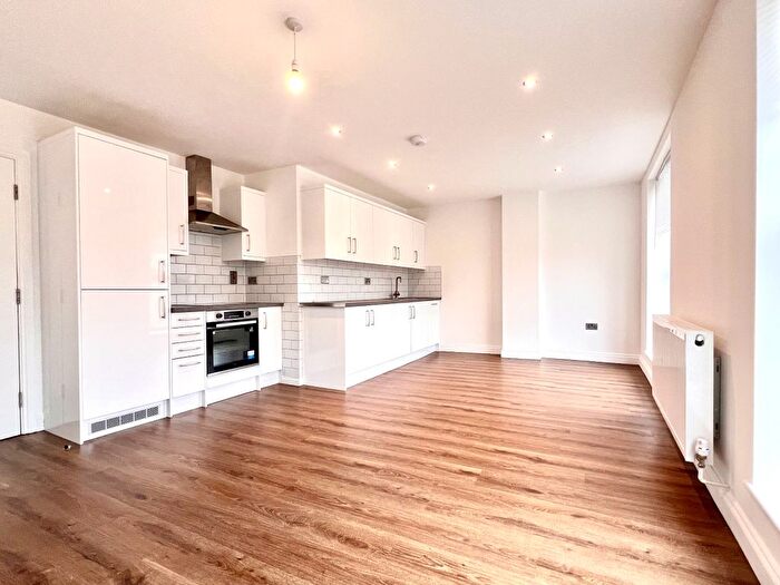 1 Bedroom Flat To Rent In High Street, Brentwood, CM14