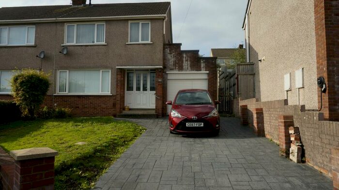 3 Bedroom Semi-Detached House To Rent In Penylan Close, Bassaleg, Newport, NP10