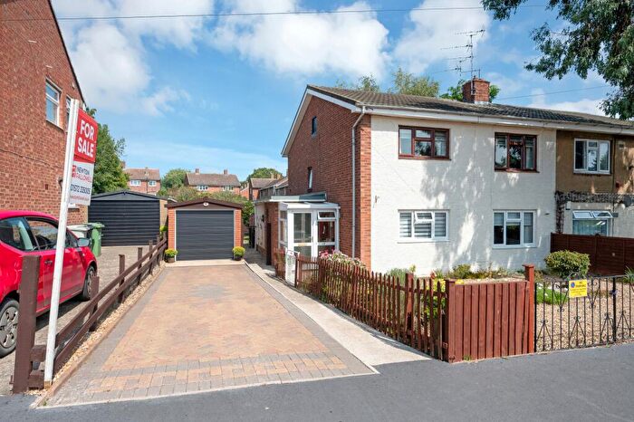 2 Bedroom Maisonette For Sale In Willow Crescent, Oakham, LE15