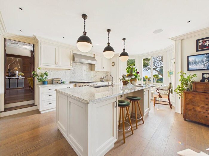 2 Bedroom Apartment For Sale In The Bayle, Folkestone, Kent, CT20