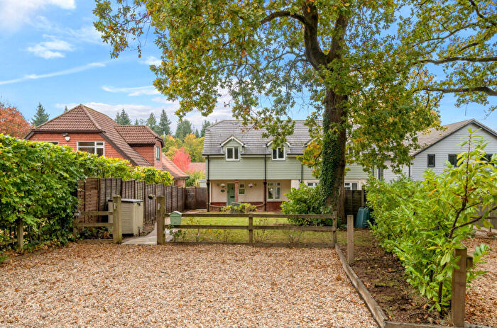 3 Bedroom Semi Detached House For Sale In The Shrave, Four Marks, Alton, Hampshire, GU34