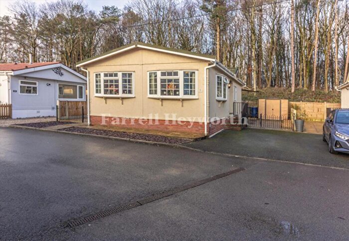 2 Bedroom Property For Sale In Wigan Road, Leyland, PR25