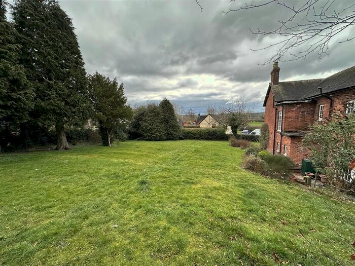 4 Bedroom Detached House For Sale In Lower Street, Doveridge, Ashbourne, DE6