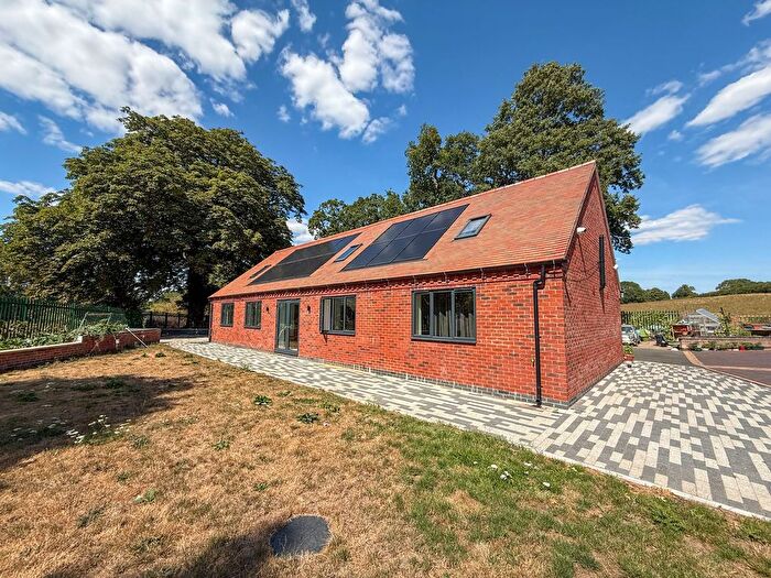 4 Bedroom Detached House To Rent In Sandy Lane, Blackdown, CV32