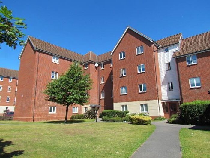 2 Bedroom Flat To Rent In Hevingham Drive, Chadwell Heath, RM6