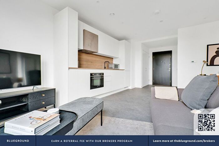 1 Bedroom Flat To Rent In Bromley By Bow, London, E3