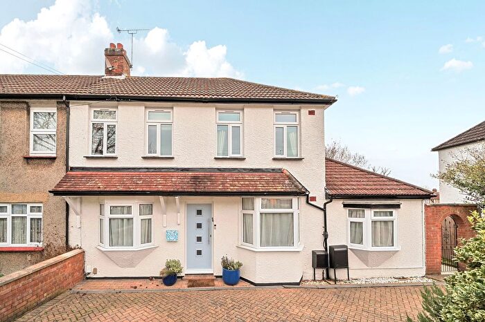 4 Bedroom End Terrace House For Sale In Trent Gardens, London, N14