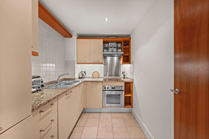 2 Bedroom Flat For Sale In St. Martin's Lane, Charing Cross, WC2N - Photo 8