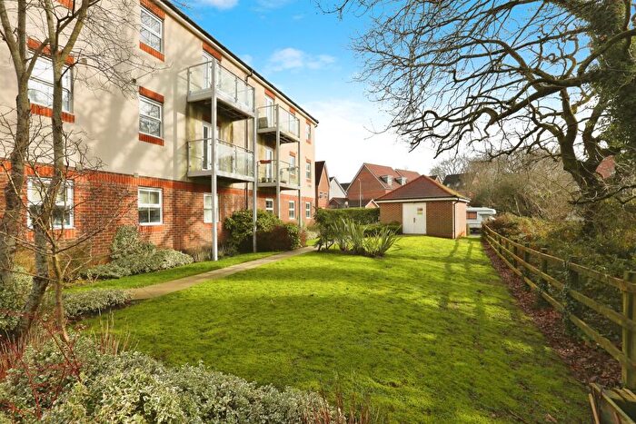 2 Bedroom Flat For Sale In Mescott Meadows, Hedge End, Southampton, SO30