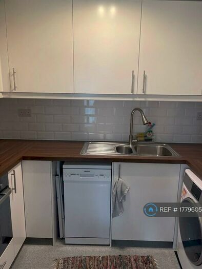 1 Bedroom Flat To Rent In Meridia Court, London, E15