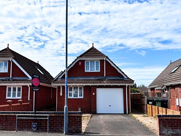 2 Bedroom Detached Bungalow For Sale In Mudeford Lane, Christchurch, BH23