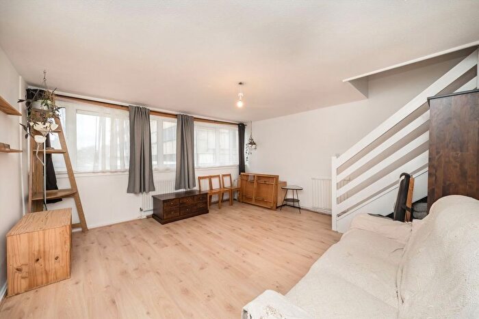 3 Bedroom Property To Rent In Pelican Estate, Nunhead, SE15