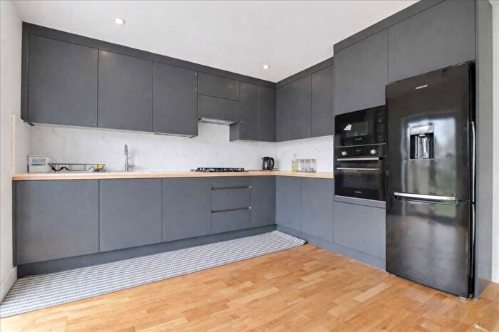 Property To Rent In Allenby Road, Southall, UB1