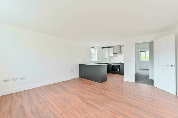 1 Bedroom Flat To Rent In Peckham Rye, Peckham Rye, London, SE15