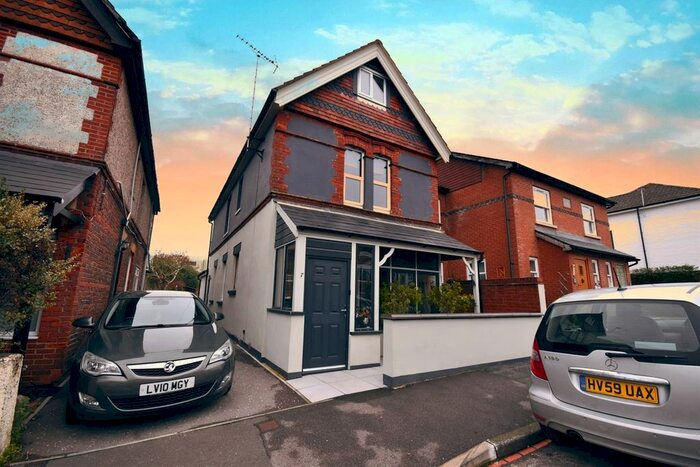 4 Bedroom Detached House To Rent In Victoria Road, Emsworth PO10