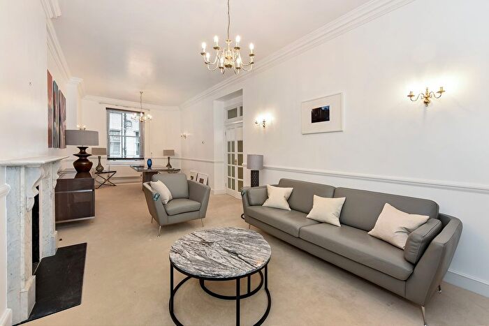 2 Bedroom Flat To Rent In Berkeley Street, Mayfair, London, W1J