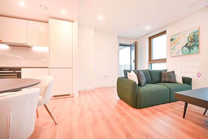 1 Bedroom Apartment To Rent In One Thames Quay, Marsh Wall, London, E14