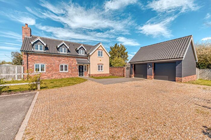 4 Bedroom Detached House For Sale In Leeper Close, Mellis, IP23