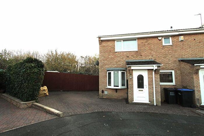 1 Bedroom Semi-Detached House To Rent In Part Furnished One Bedroom House - Hamsterly Park, Northampton, NN3