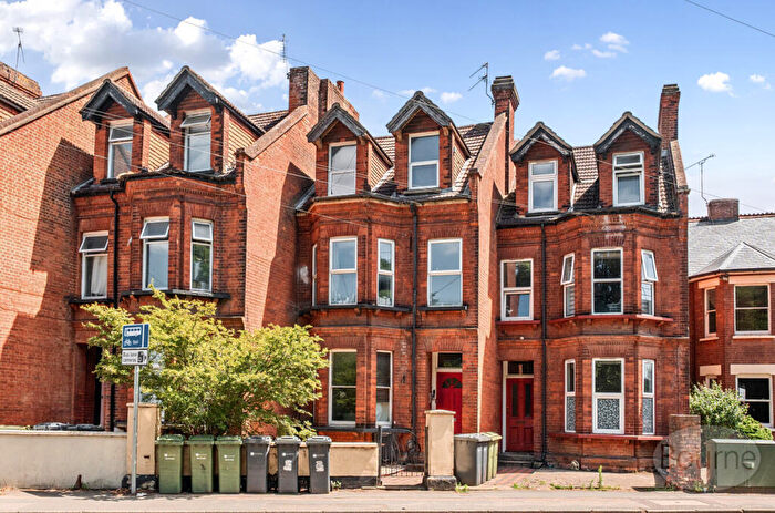 1 Bedroom Apartment For Sale In Woodbridge Road, Guildford, Surrey, GU1