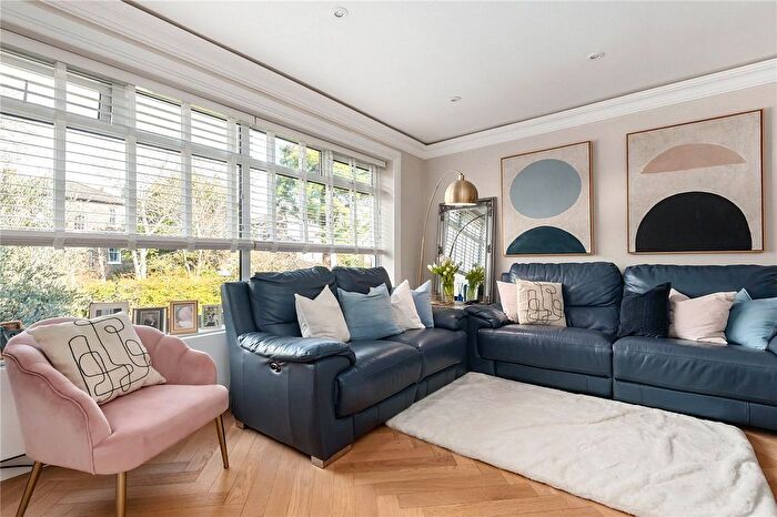 2 Bedroom Maisonette To Rent In Manor Road, Twickenham, TW2